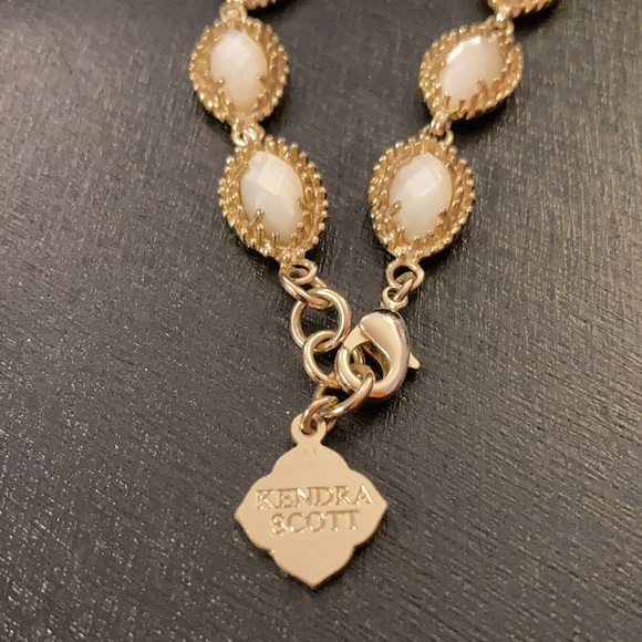 Kendra Scott Gold Link White Pearl Bracelet - Picture 3 of 4